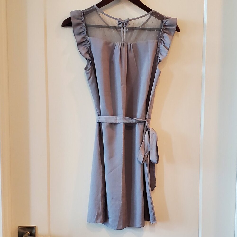 gray dress with ribbon
